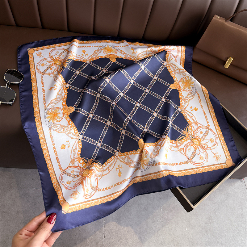 Foulard carré en soie bleu cla - Face Scarf Mask avis et prix