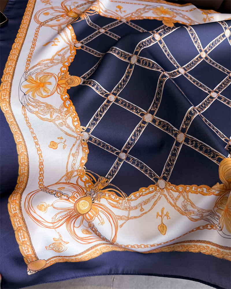 Foulard carré en soie bleu cla - Face Scarf Mask avis et prix